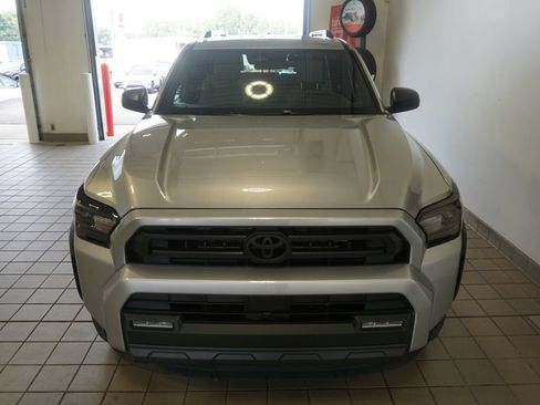 Used 2025 Toyota 4Runner SR5 AWD/4WD image 11