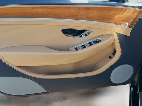 Used 2021 Bentley Continental GT image 21