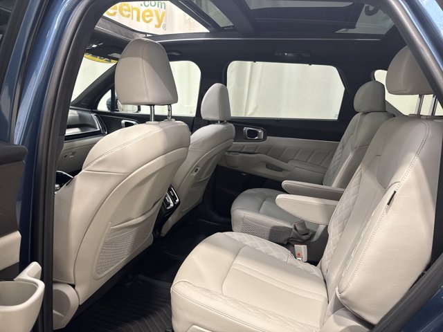 Used 2025 Kia Sorento SX Prestige AWD/4WD image 14