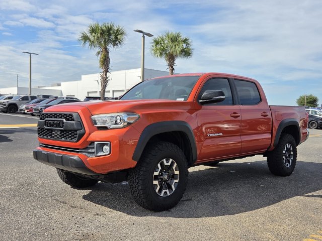Used 2018 Toyota Tacoma TRD Off-Road AWD/4WD image 2