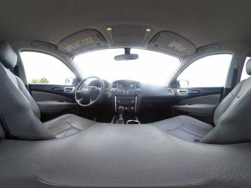 Used 2017 Nissan Pathfinder SV FWD image 13