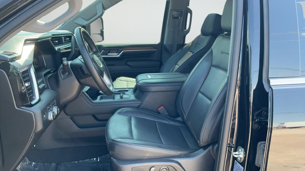 Used 2024 GMC Sierra 2500 Denali w/ Denali Reserve Package AWD/4WD image 17