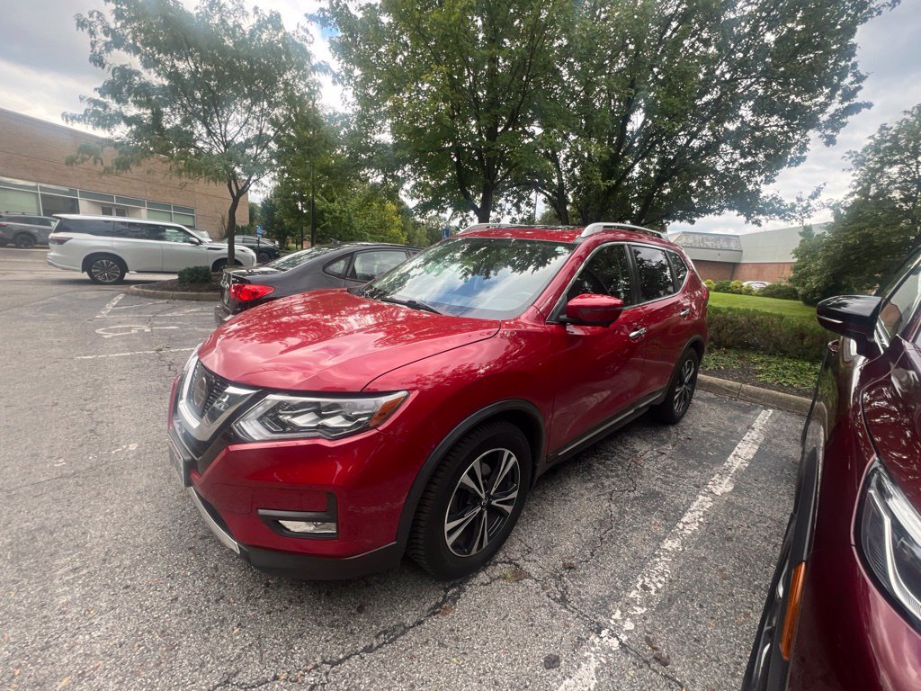 Used 2017 Nissan Rogue SL w/ SL Premium Package FWD image 2
