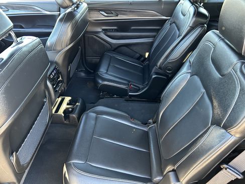 Certified 2024 Jeep Grand Cherokee L Limited w/ Luxury Tech Group II image 19