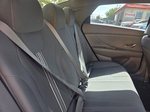 Used 2023 Hyundai Elantra SEL w/ Cargo Package FWD image 9