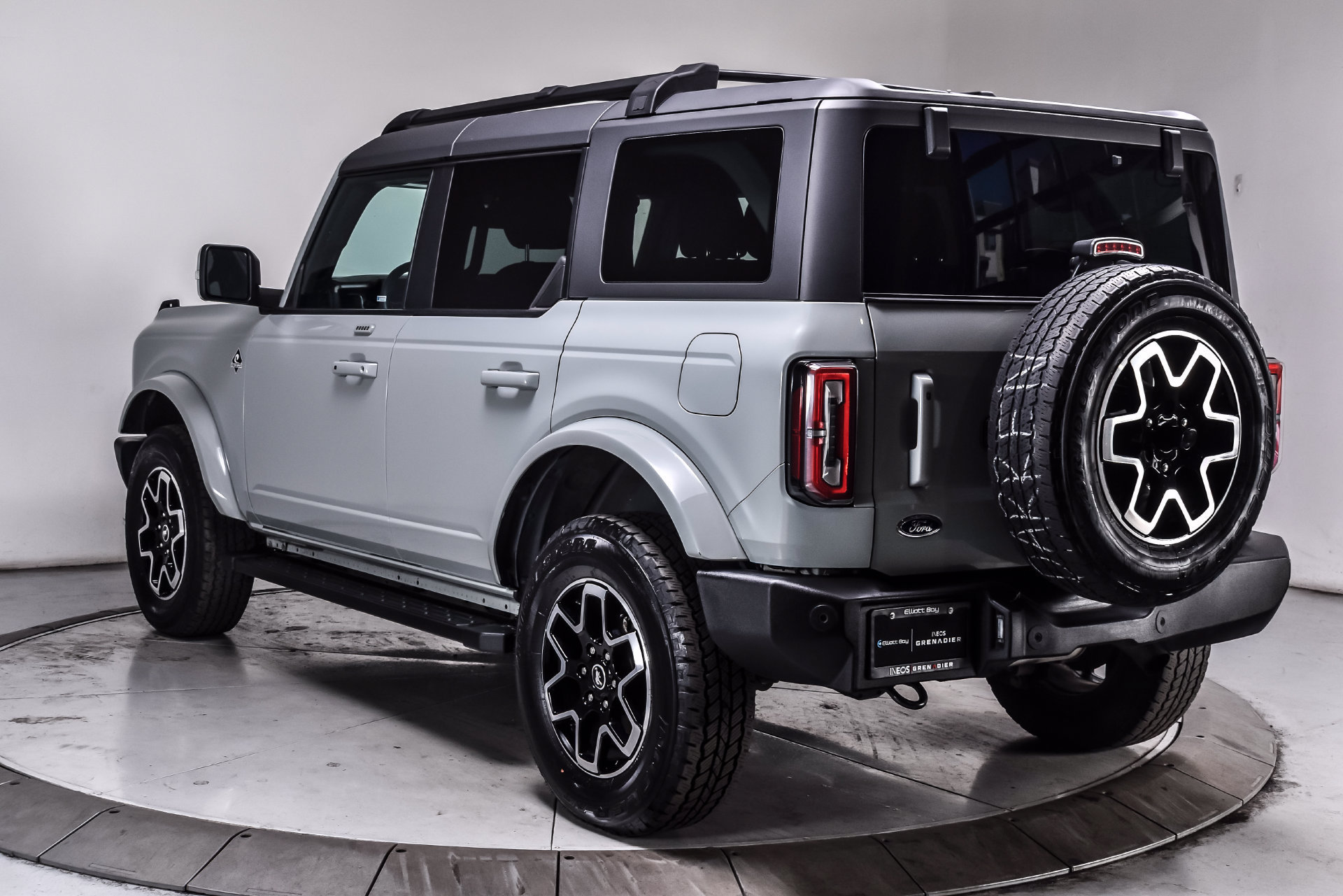 Used 2023 Ford Bronco Outer Banks AWD/4WD image 4