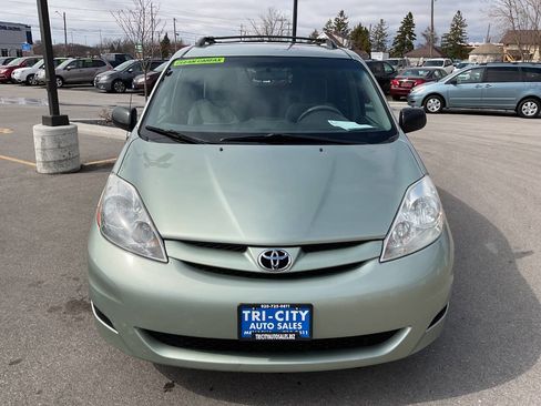 Used 2010 Toyota Sienna LE image 12