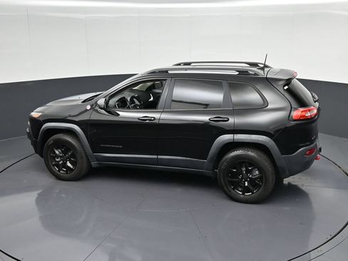 Used 2017 Jeep Cherokee Trailhawk w/ Comfort/Convenience Group AWD/4WD image 28