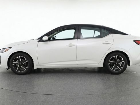Used 2025 Nissan Sentra SV FWD image 5