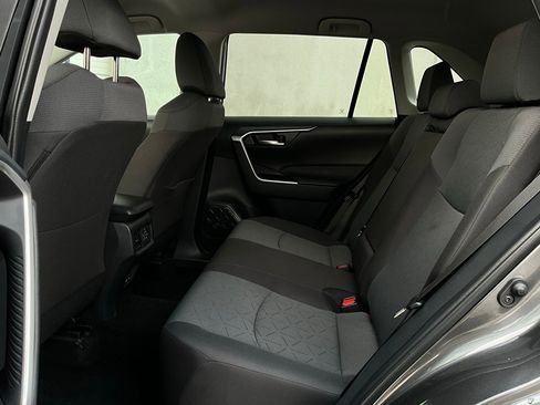 Used 2025 Toyota RAV4 XLE image 12