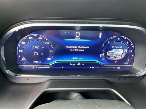 Used 2024 Chevrolet Suburban Premier image 28