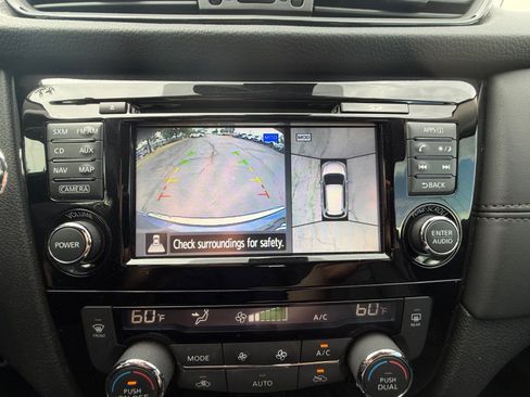 Used 2017 Nissan Rogue SL AWD/4WD image 27