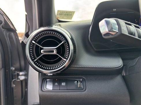 Certified 2025 Chevrolet Equinox LT image 23