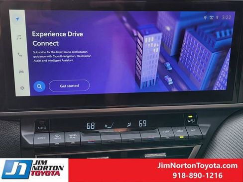 Used 2025 Toyota Camry SE image 20