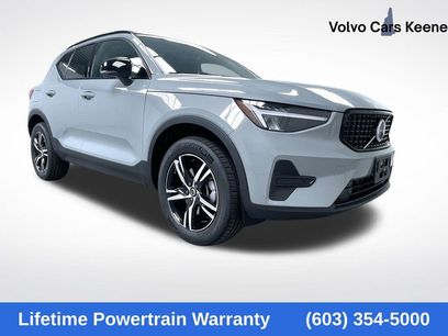 New 2026 Volvo XC40 B5 Core w/ Climate Package