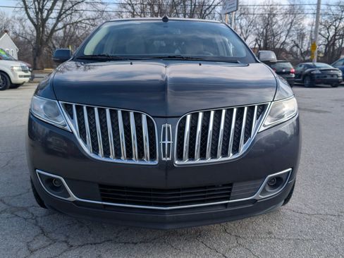 Used 2013 Lincoln MKX Sport Utility 4D image 2