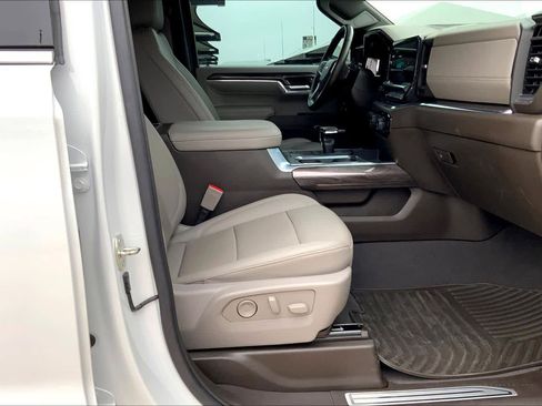 Certified 2023 Chevrolet Silverado 1500 LTZ w/ Z71 Off-Road Package image 9