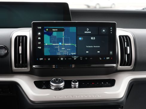 New 2026 Ford Expedition Active image 42