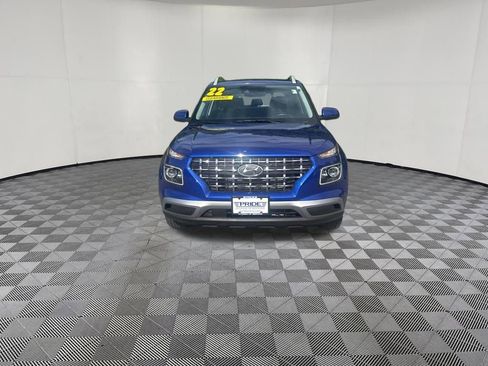 Used 2022 Hyundai Venue Limited FWD image 2