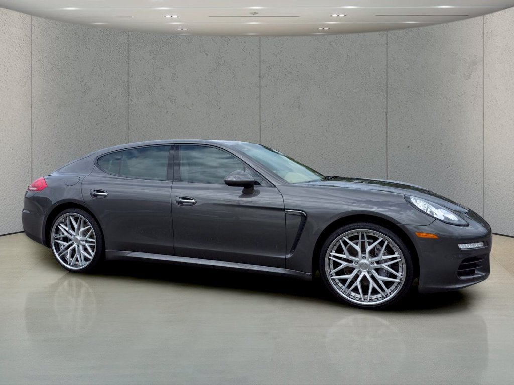 Used 2014 Porsche Panamera 4 AWD/4WD image 3
