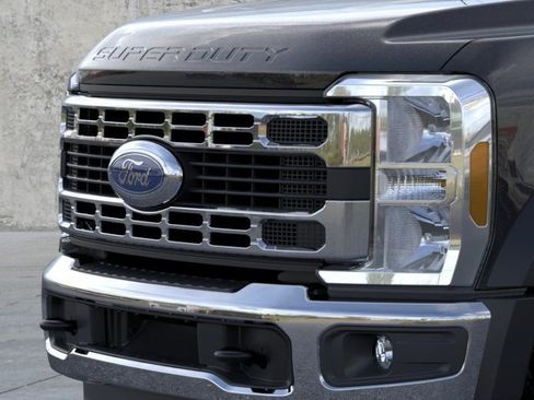 New 2026 Ford F550 4x4 Crew Cab image 17