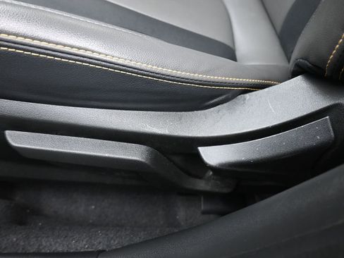 Used 2022 Subaru Crosstrek 2.5i Sport w/ Moonroof Package image 12