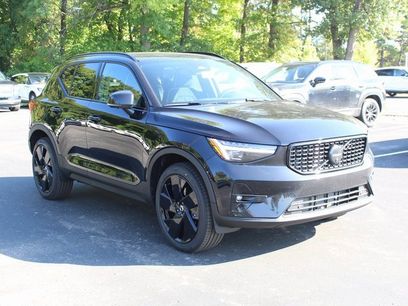 New 2026 Volvo XC40 B5 Ultra w/ Climate Package