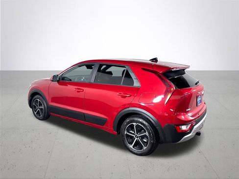 Certified 2023 Kia Niro LX image 9