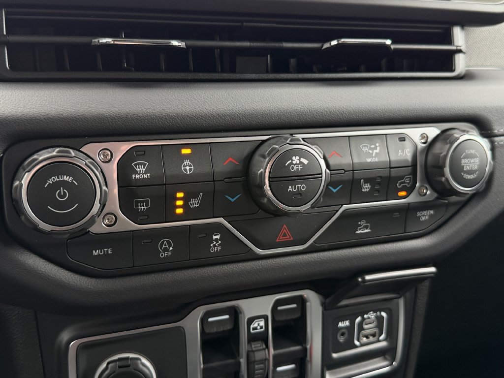 New 2026 Jeep Wrangler Unlimited Sahara AWD/4WD image 10