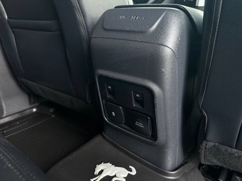 Used 2023 Ford Bronco Wildtrak AWD/4WD image 41