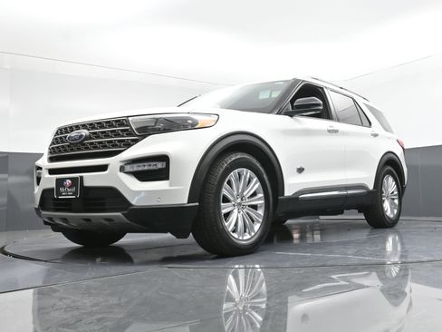 Used 2021 Ford Explorer King Ranch w/ Premium Technology Package image 24