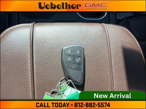 Used 2023 GMC Sierra 1500 Denali w/ Denali Reserve Package AWD/4WD image 32