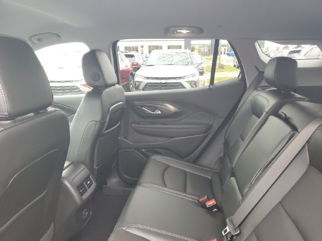 Certified 2024 GMC Terrain SLT FWD image 9
