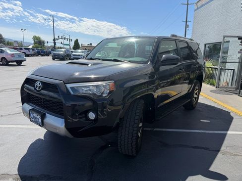 Used 2017 Toyota 4Runner TRD Off-Road AWD/4WD image 3