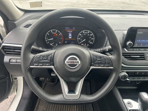 Used 2022 Nissan Altima 2.5 S image 12