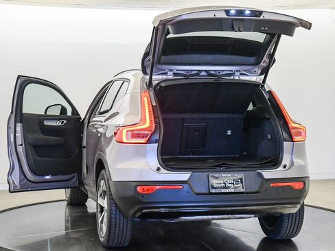 Certified 2026 Volvo XC40 B5 Plus AWD/4WD image 28