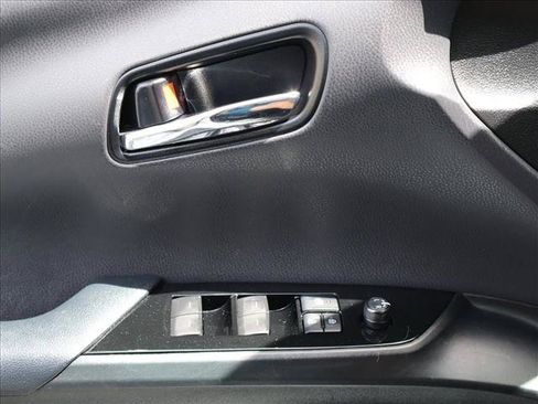 Used 2019 Toyota Prius LE w/ Carpet Mat Package FWD image 12