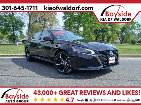 Used 2023 Nissan Altima 2.5 SR FWD image 1
