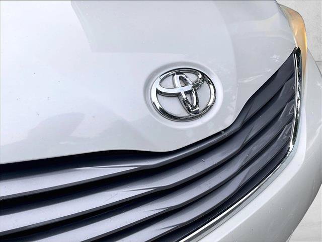 Used 2017 Toyota Sienna XLE FWD image 29