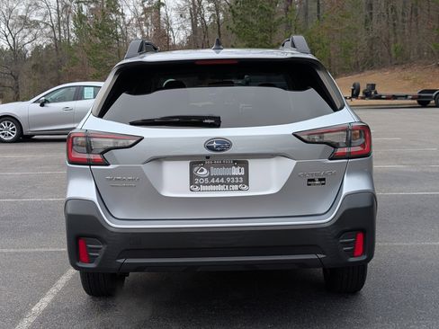 Used 2022 Subaru Outback Premium image 8