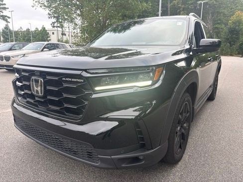 Used 2025 Honda Pilot Black Edition image 1