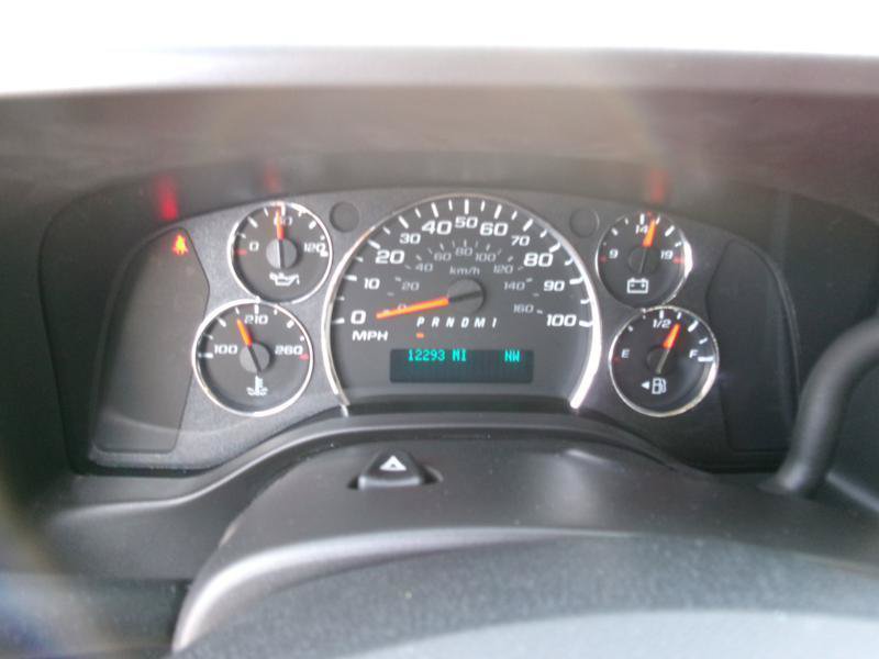 Used 2025 Chevrolet Express 3500 LT w/ LT Preferred Equipment Group RWD image 13