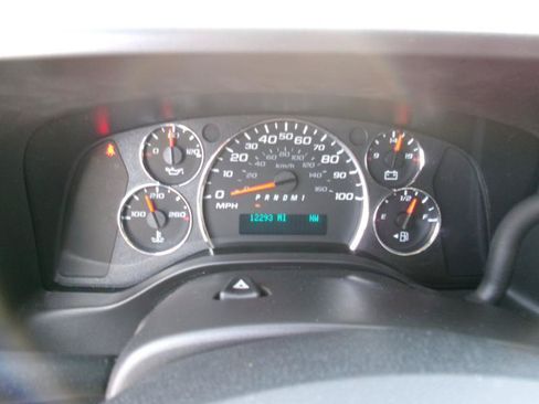 Used 2025 Chevrolet Express 3500 LT w/ LT Preferred Equipment Group RWD image 13