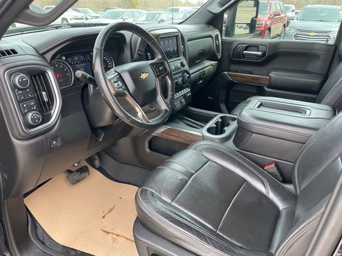 Used 2020 Chevrolet Silverado 1500 High Country image 17