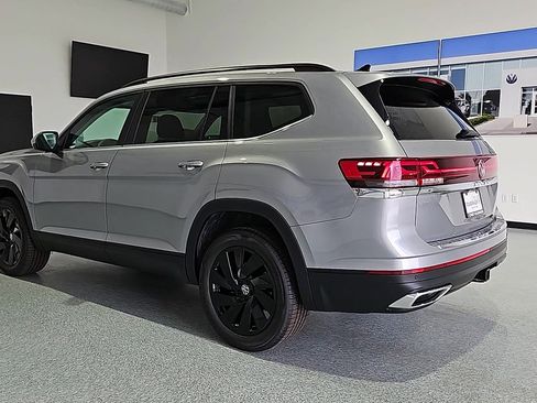 New 2026 Volkswagen Atlas SE FWD image 7