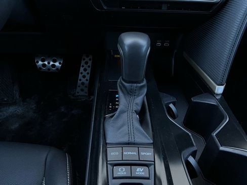 Used 2025 Toyota Camry SE image 24