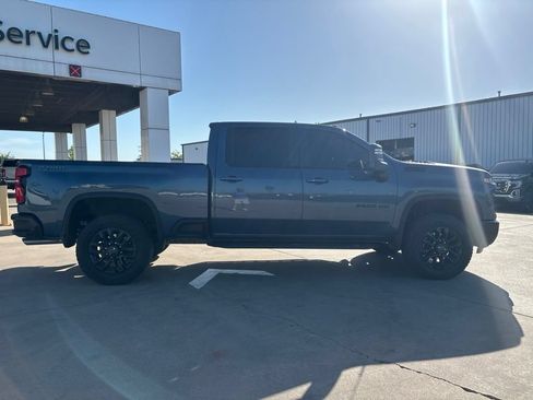 Used 2025 Chevrolet Silverado 2500 LT w/ Trail Boss Package AWD/4WD image 8