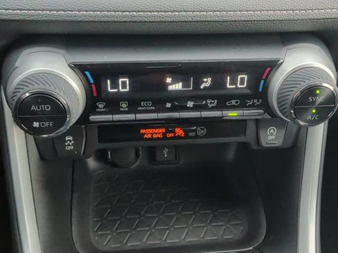 Used 2022 Toyota RAV4 XLE Premium FWD image 26