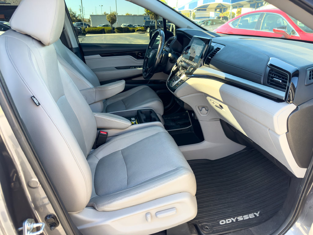 Used 2018 Honda Odyssey Elite image 12