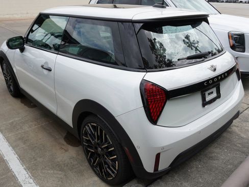 Used 2025 MINI Cooper S FWD image 6